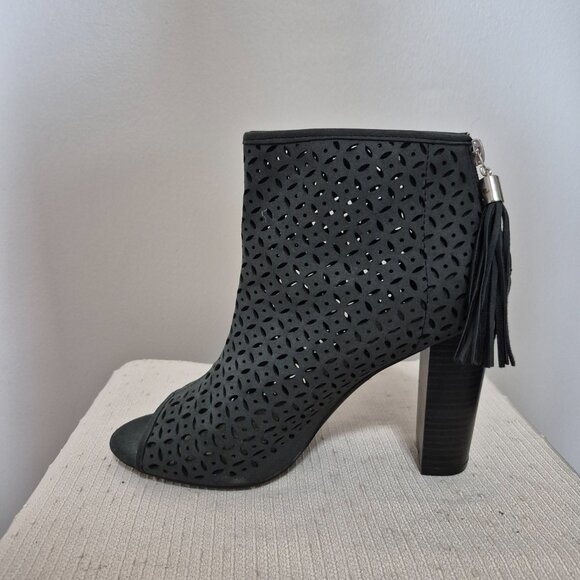 Black cut out Booties - Picture 2 of 13